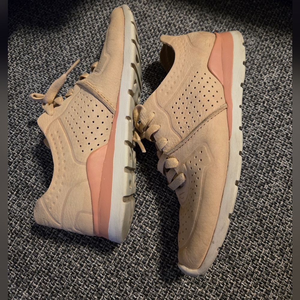 UGG Women's Tye Treadlite Nubuck Trainers 